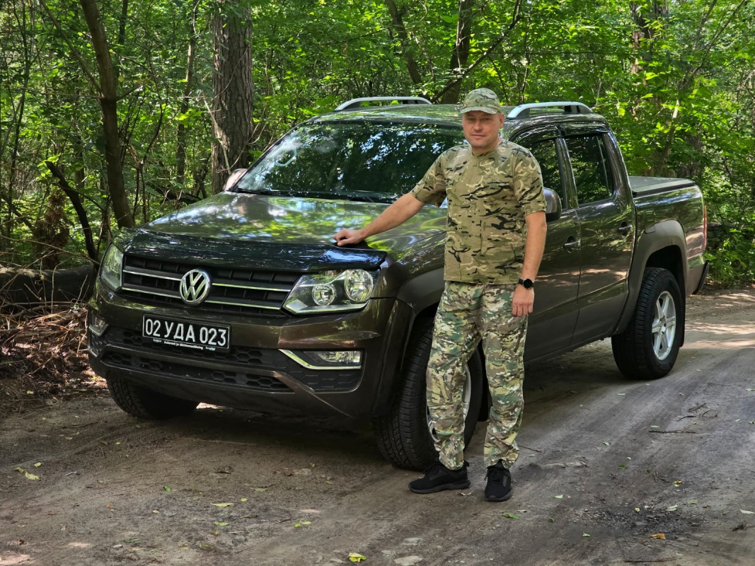 Фонд придбав та передав Українській добровольчій армії запчастини для ремонту автомобіля