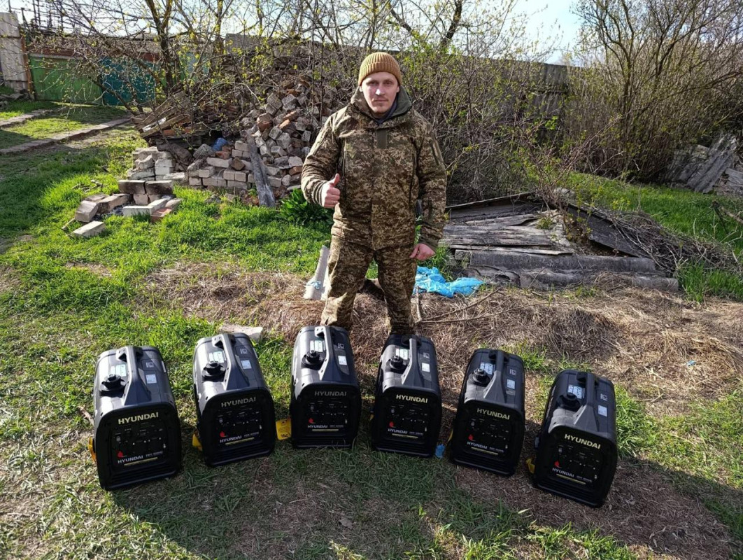 Благодійний фонд "Спільна справа" передав військовій частині 6 інверторних генераторів